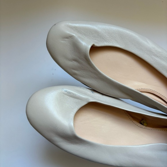 AGL beige Leather Round‎ Toe Ballet Flat Sz 37/US 7 - Picture 3 of 6